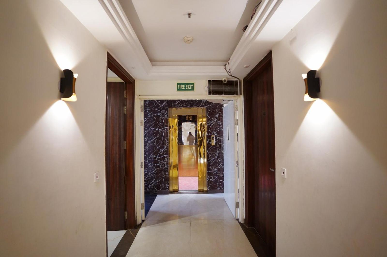 Hotel Leo Saffron - Pitampura Delhi (National Capital Territory of India) Exterior foto