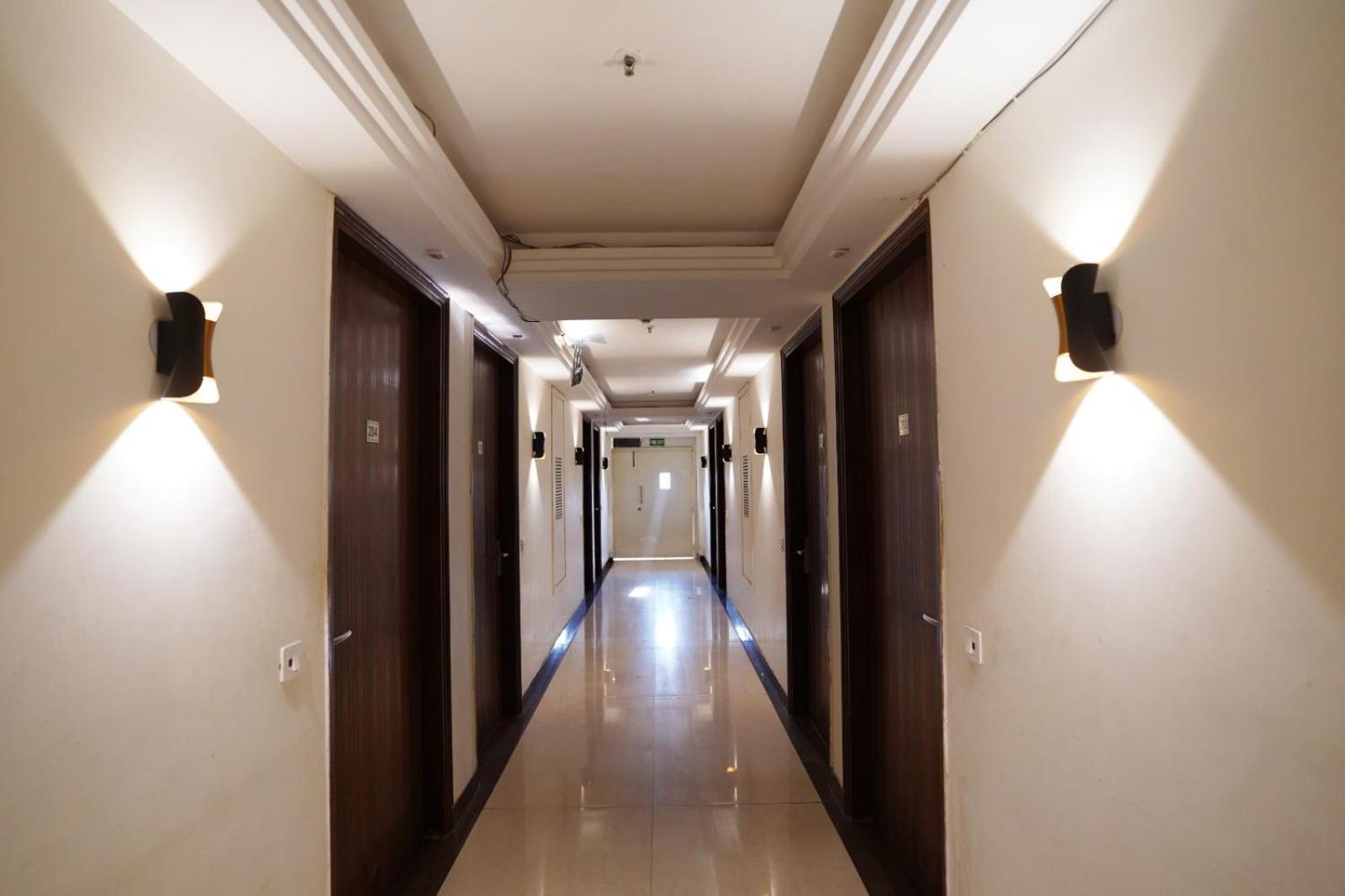 Hotel Leo Saffron - Pitampura Delhi (National Capital Territory of India) Exterior foto