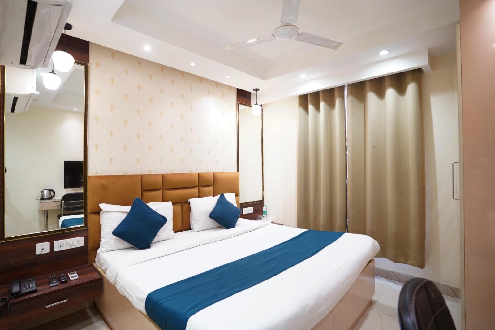 Hotel Leo Saffron - Pitampura Delhi (National Capital Territory of India) Exterior foto