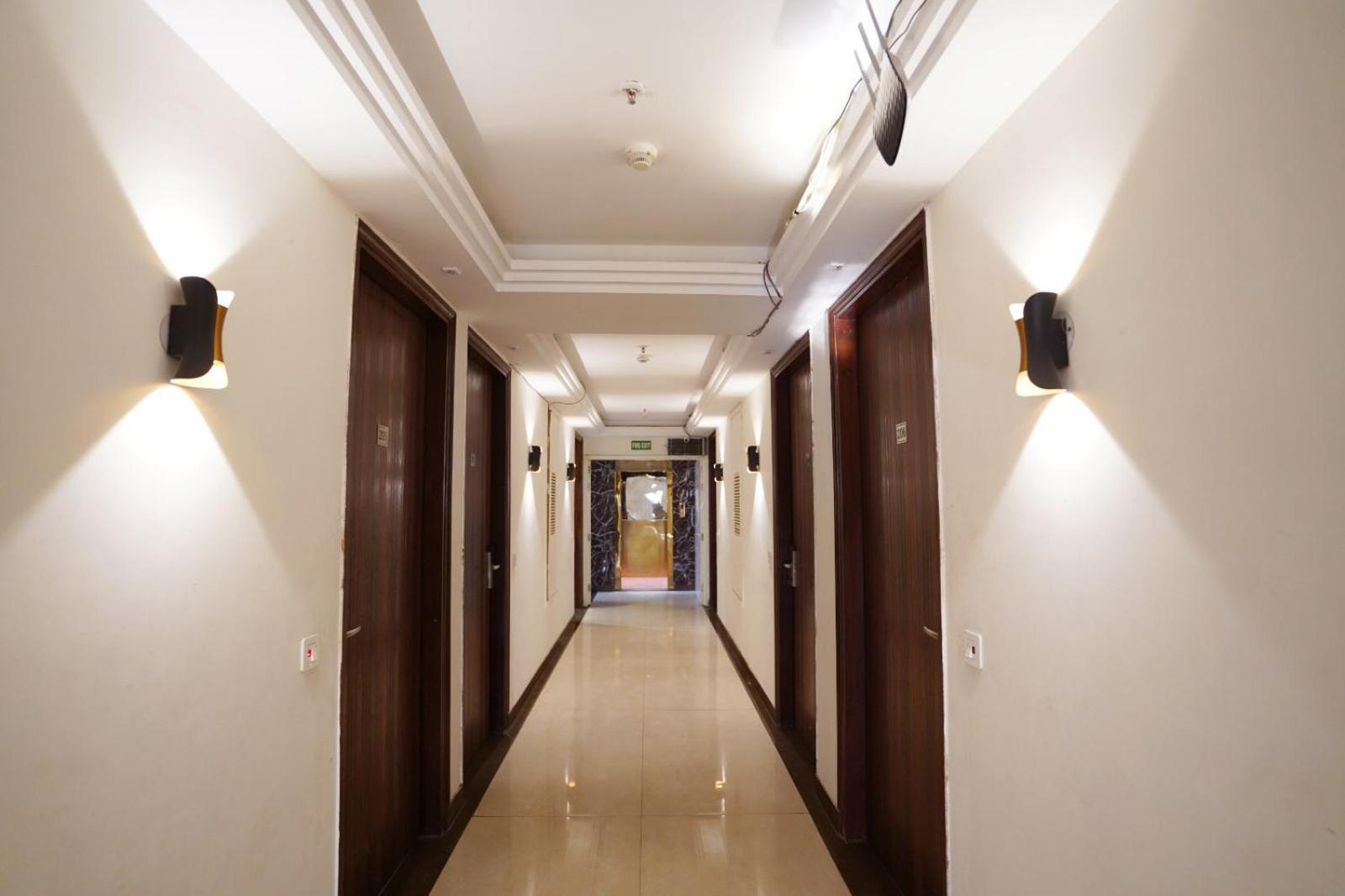 Hotel Leo Saffron - Pitampura Delhi (National Capital Territory of India) Exterior foto
