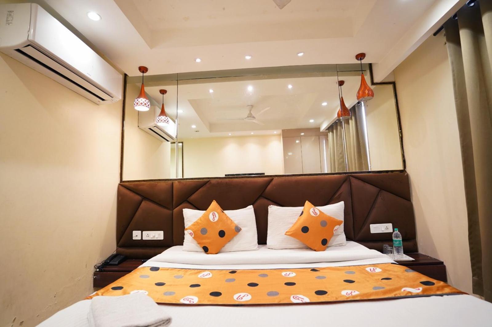 Hotel Leo Saffron - Pitampura Delhi (National Capital Territory of India) Exterior foto